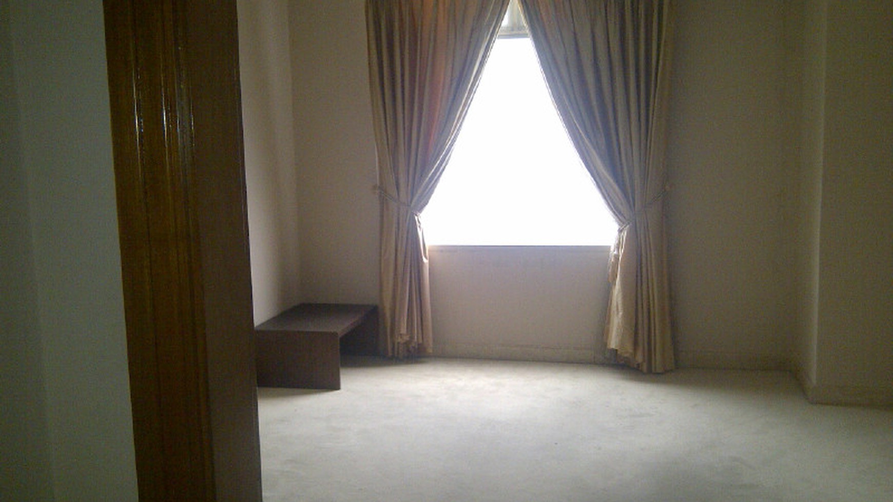 FOR SALE: Istana Sahid Apartment - 176 M2 - Semi Furnished (Next to Hotel Sahid Jaya)