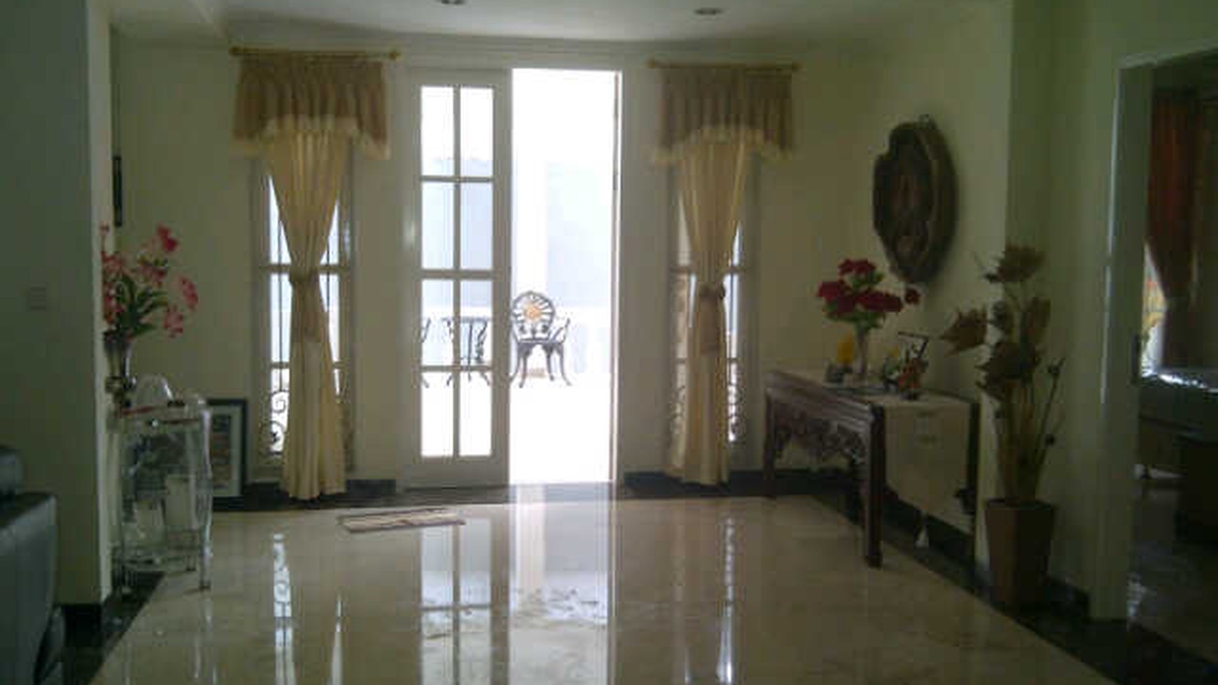 Disewakan Rumah Telaga Biru- Alam Sutera