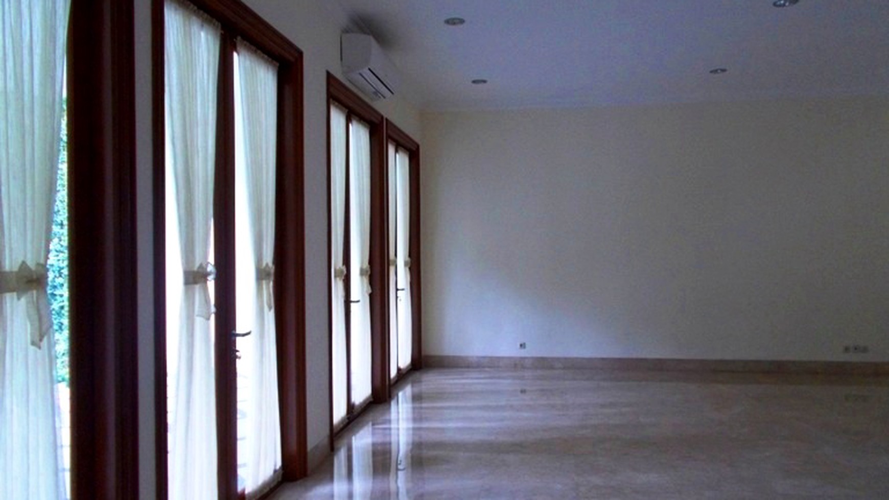 Newly Renovated...Very Quiet & Secure area... Nice Garden & Pool....in the Compound..