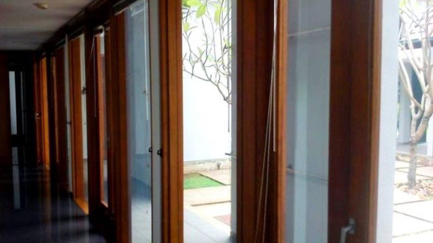 Modern Tropical style...Big garden & Pool...Quiet area...