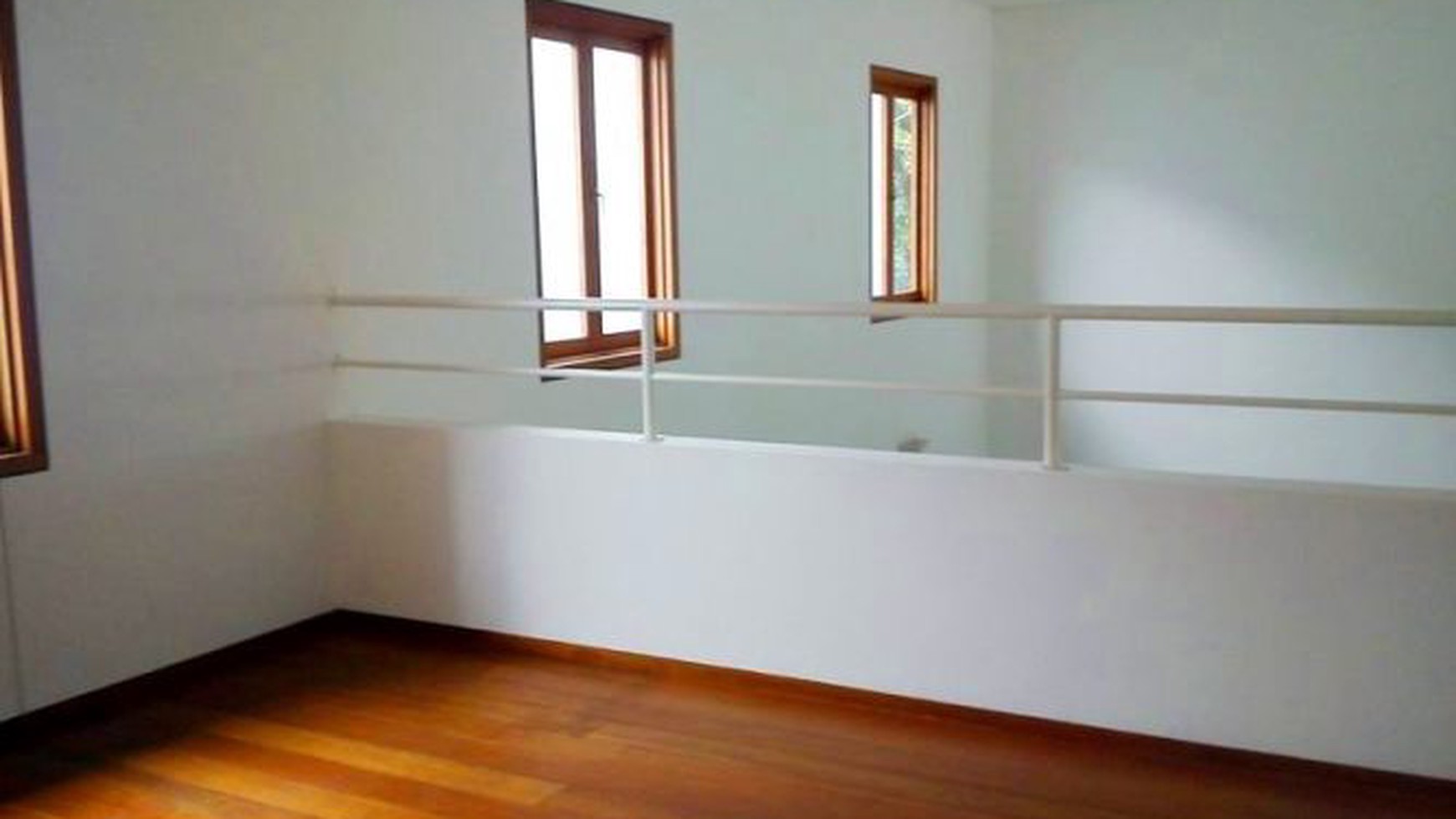 Modern Tropical style...Big garden & Pool...Quiet area...