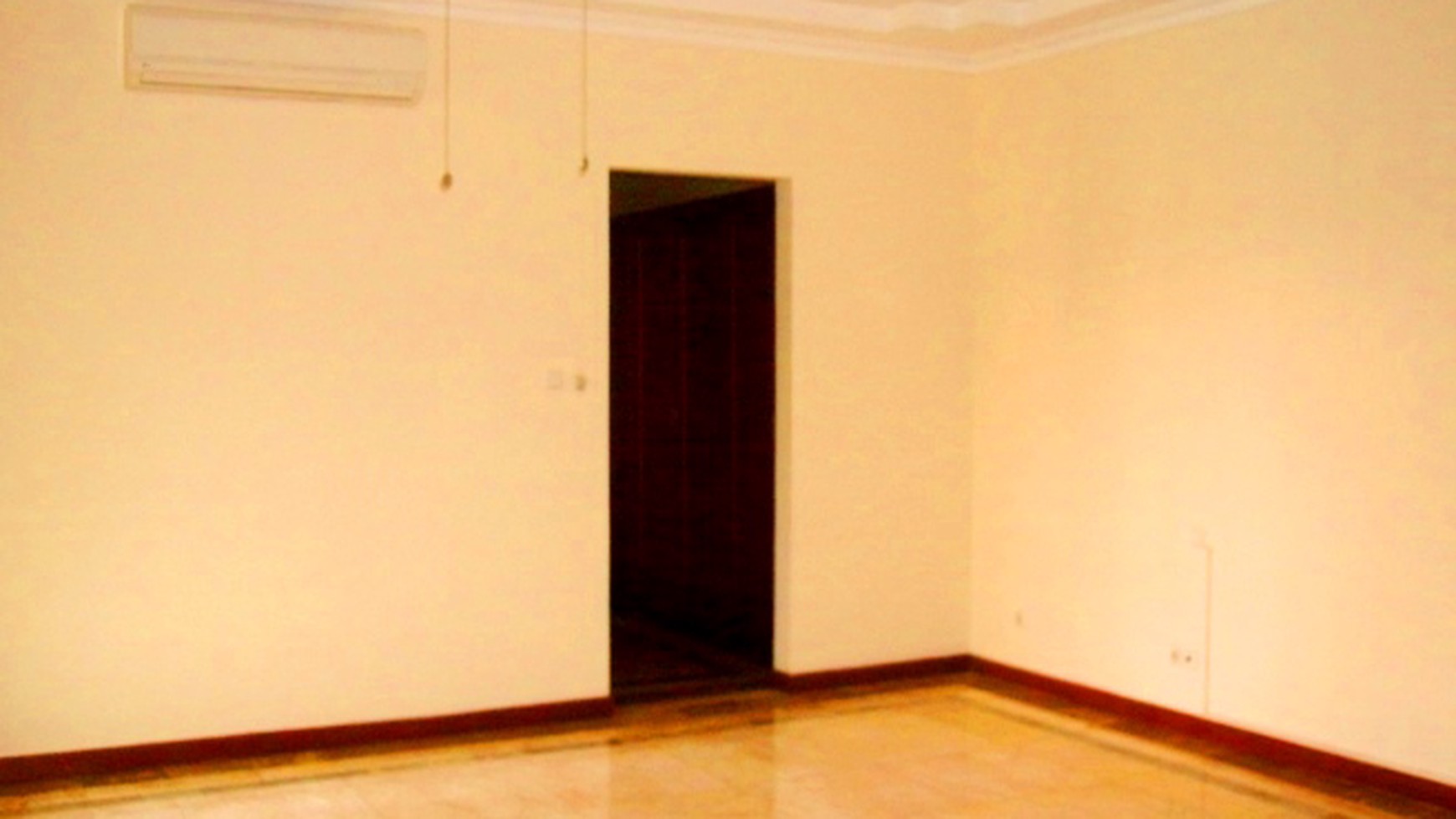 Prime & Quiet area... Park View...Ready...