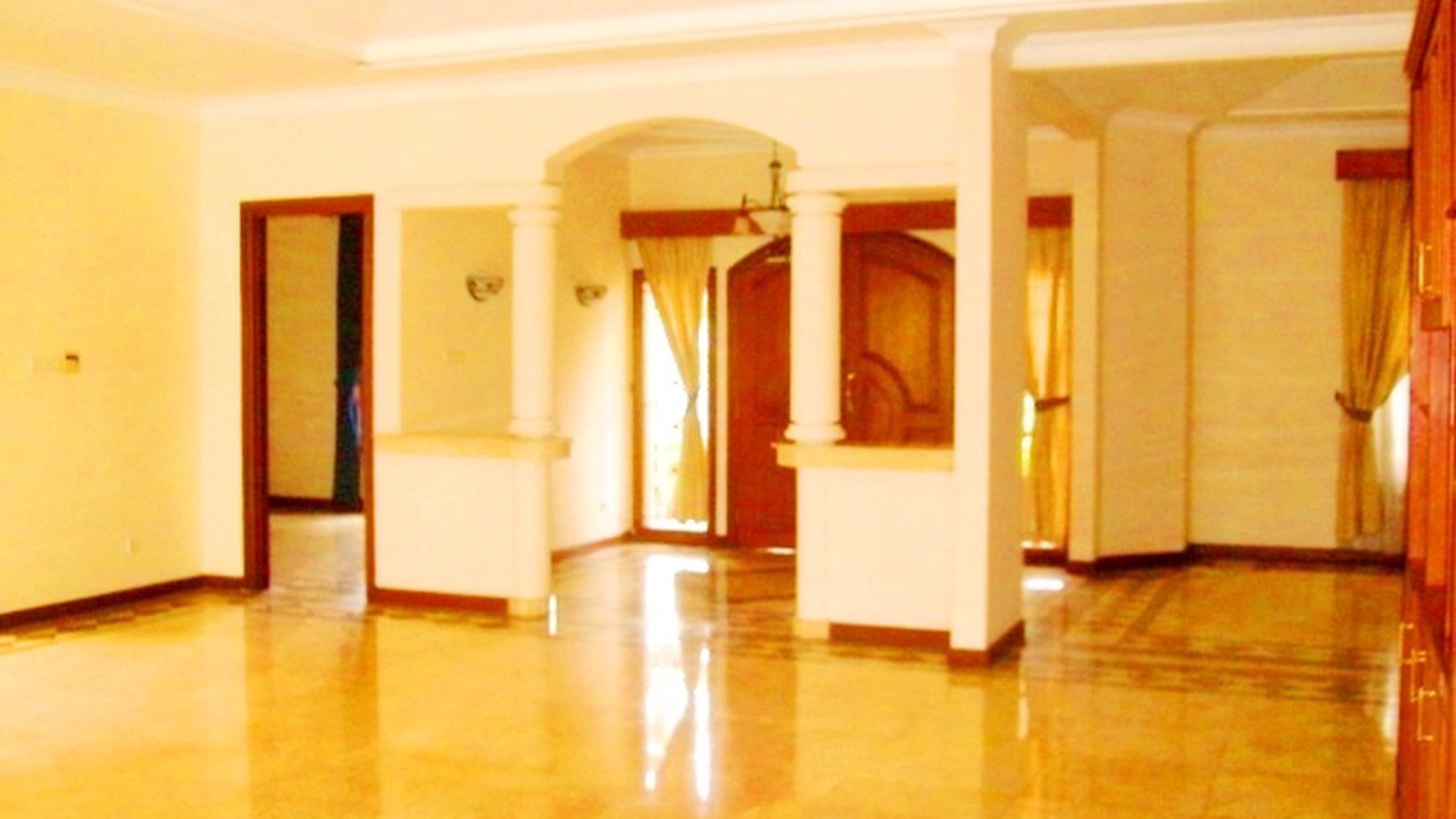 Prime & Quiet area... Park View...Ready...