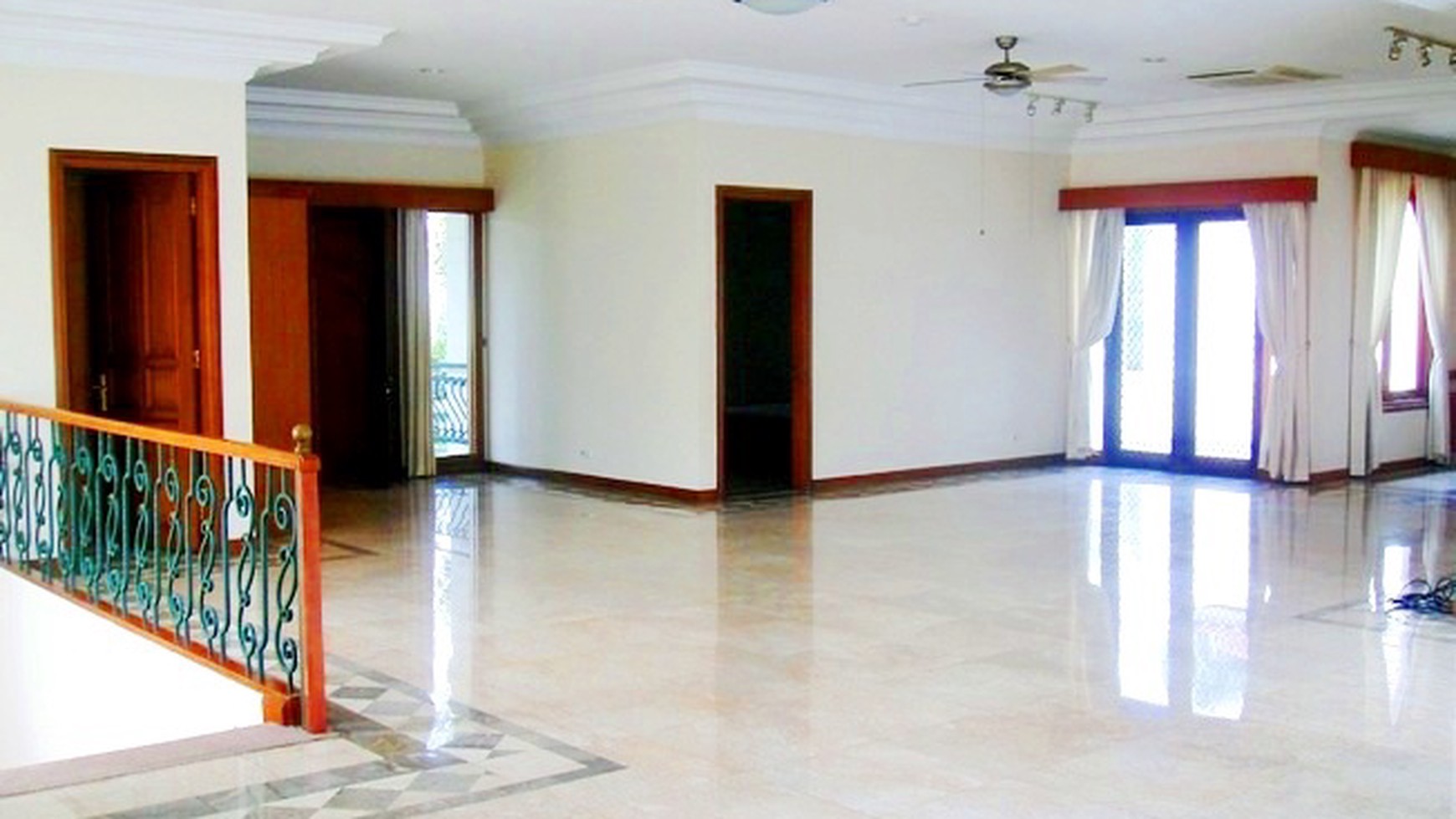 Prime & Quiet area... Park View...Ready...