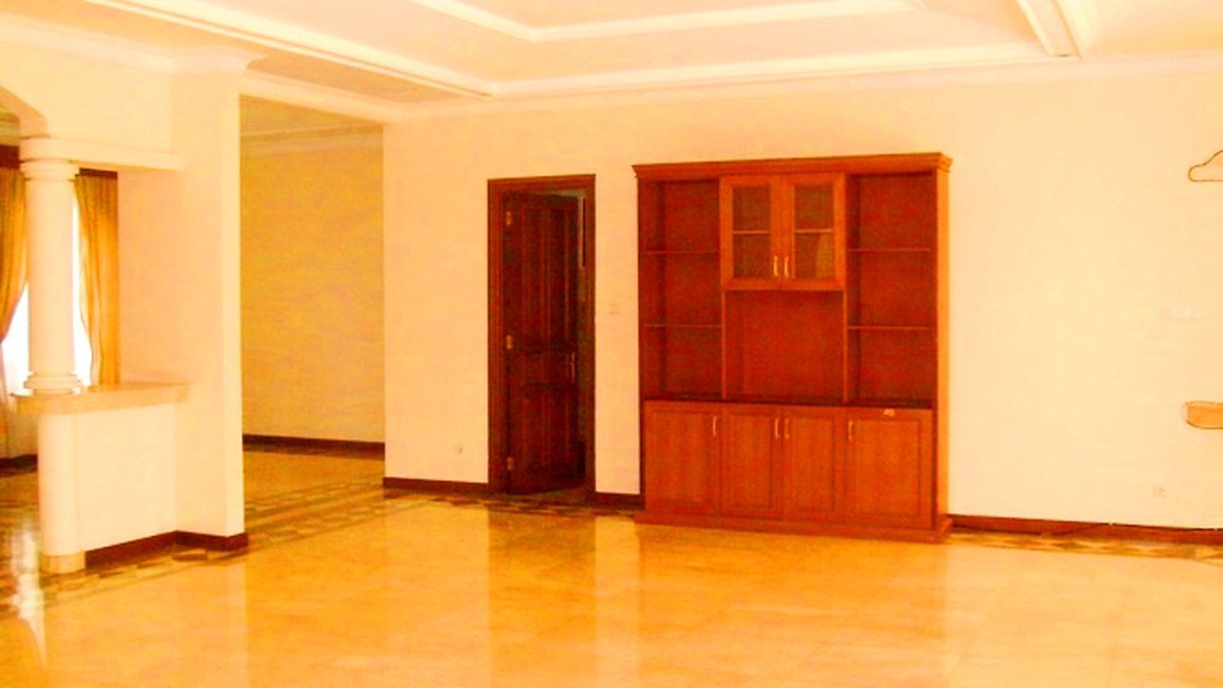 Prime & Quiet area... Park View...Ready...