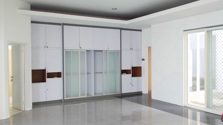 Big House... Nice Garden... Close to JIS...