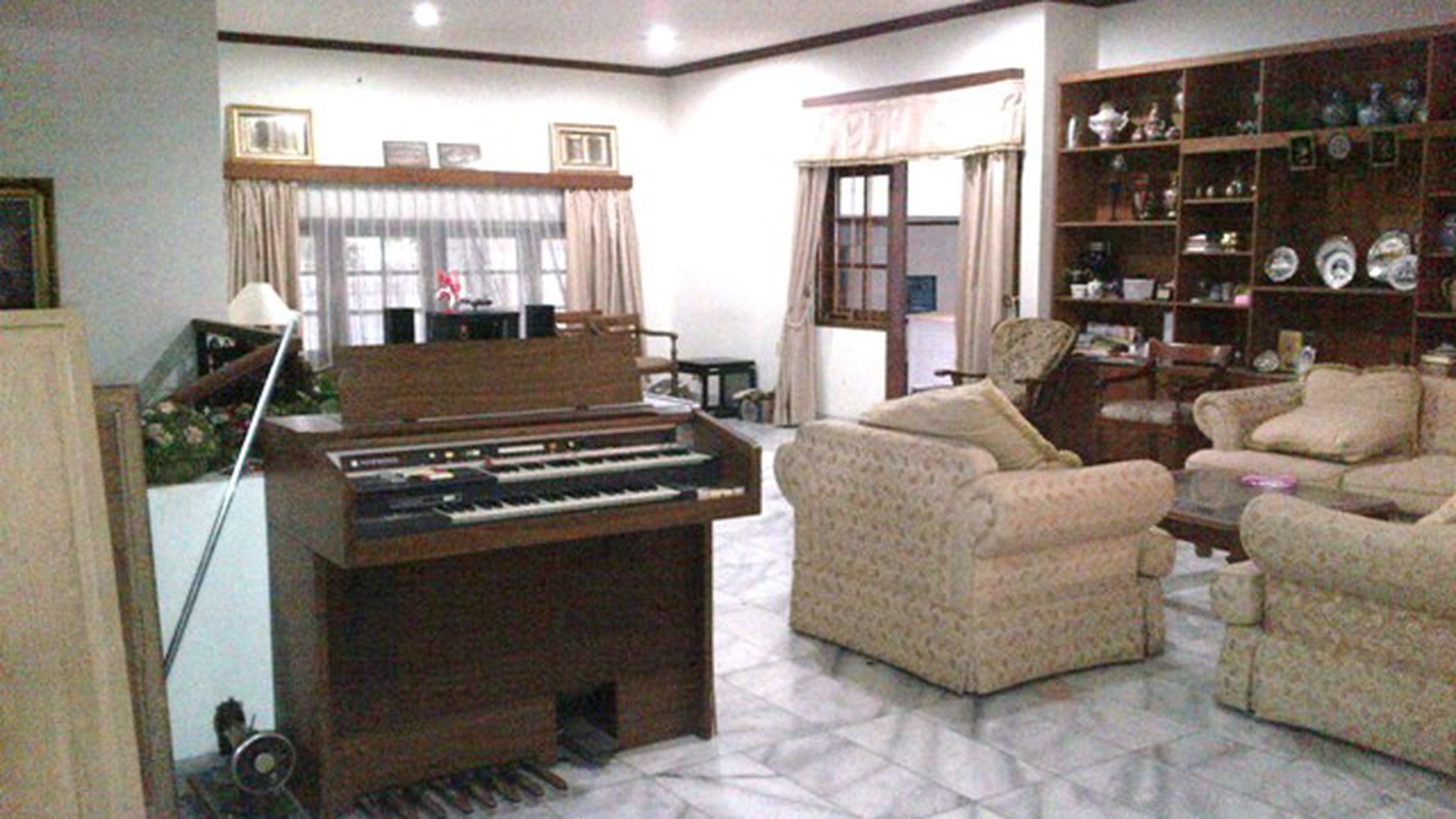 Rumah Lama Kokoh Terawat di Kemang Timur #ER