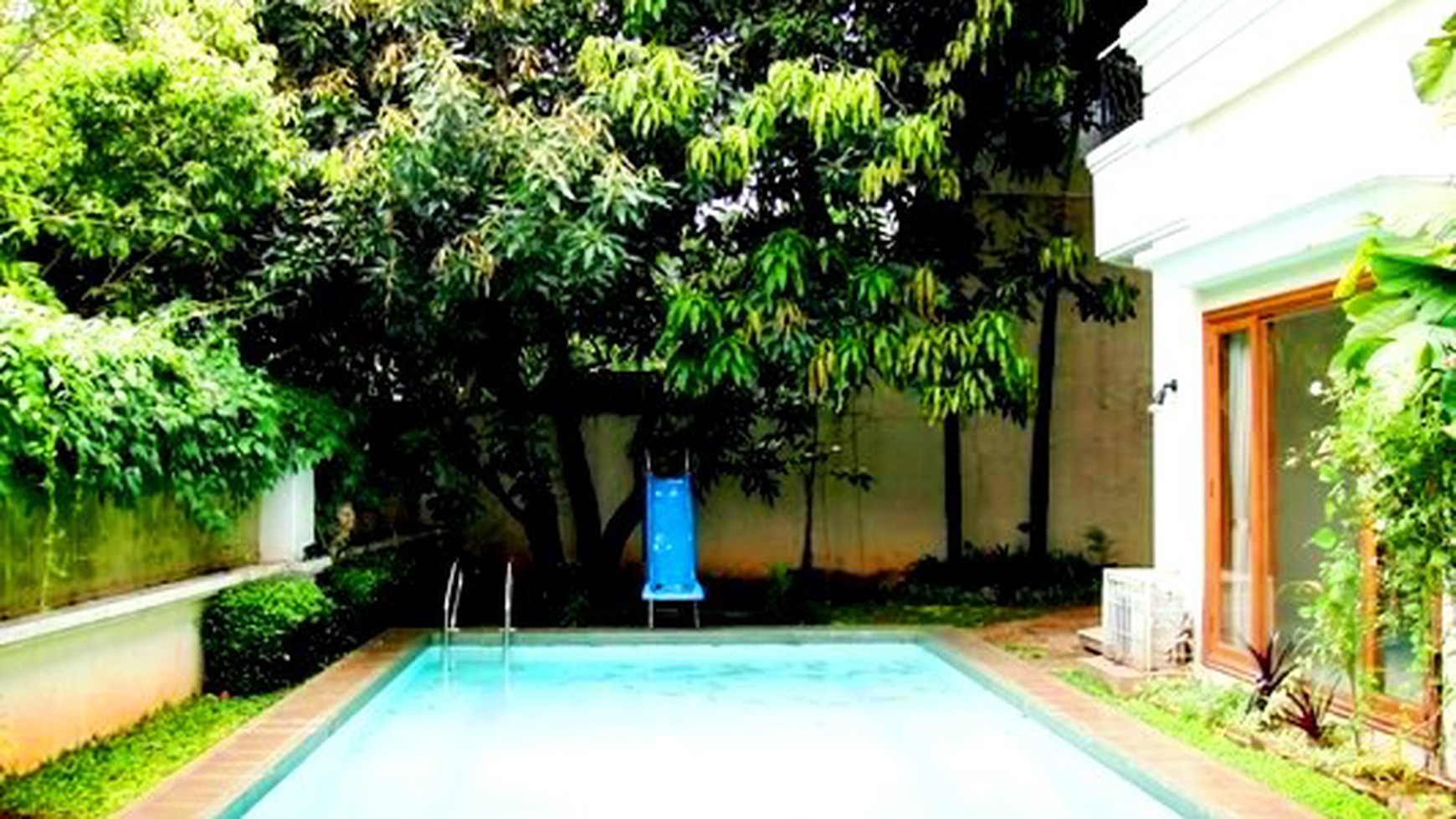 Nice Garden & pool... Close To JIS..