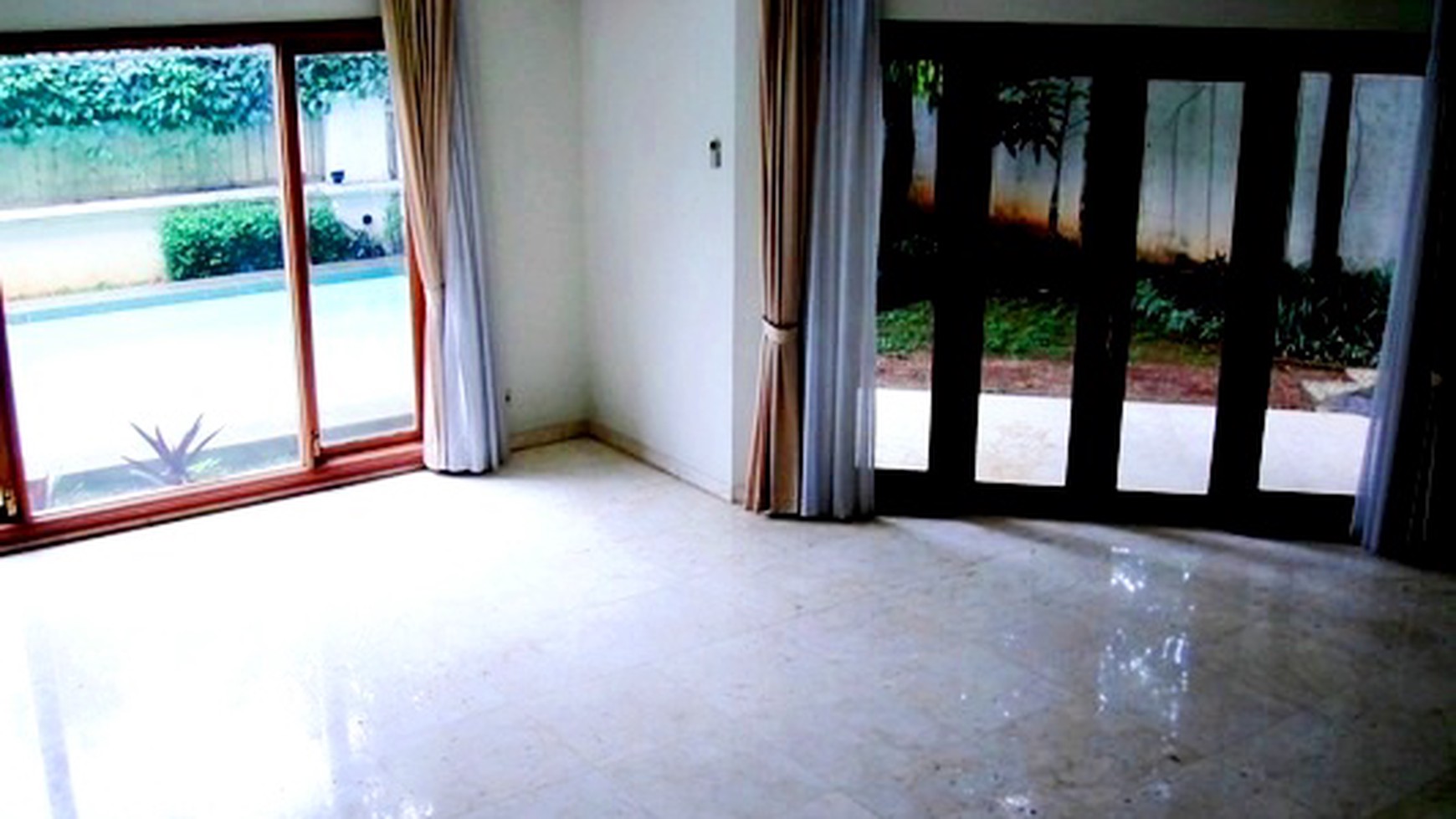 Nice Garden & pool... Close To JIS..