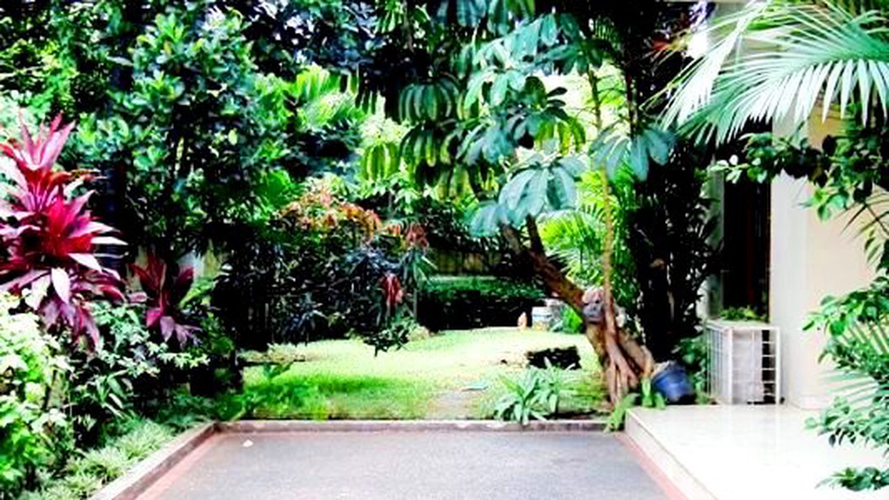 Nice Garden & pool... Close To JIS..