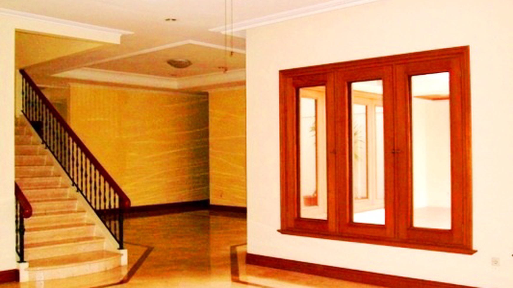 Nice Garden & pool... Close To JIS..