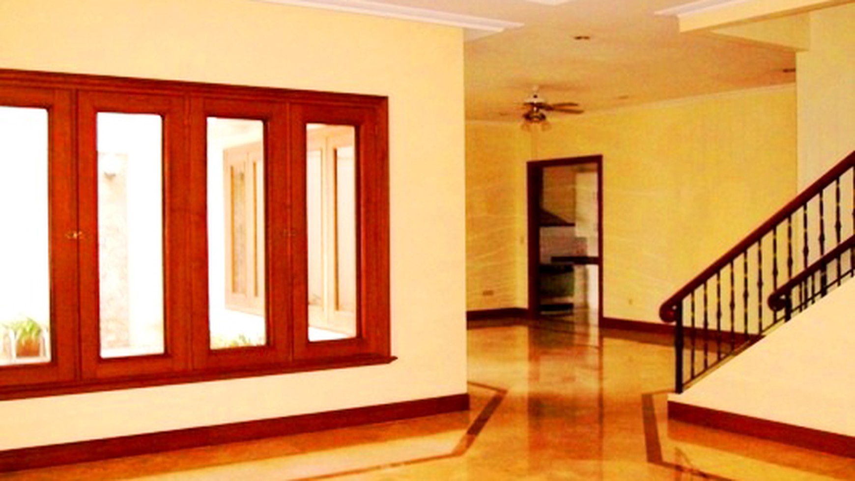 Nice Garden & pool... Close To JIS..