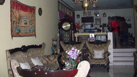 Diual Rumah cocok untuk Town House, Mess Karyawan daerah Pasar Rebo