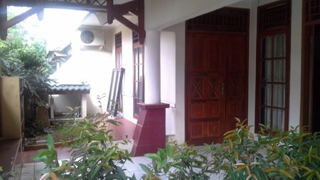 Rumah keluarga  di Bintaro 9