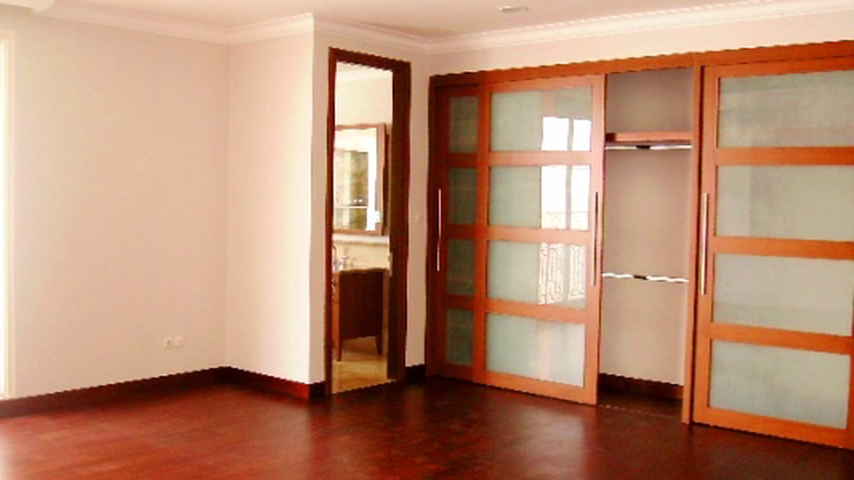 New House...MOdern Style..Close to JIS