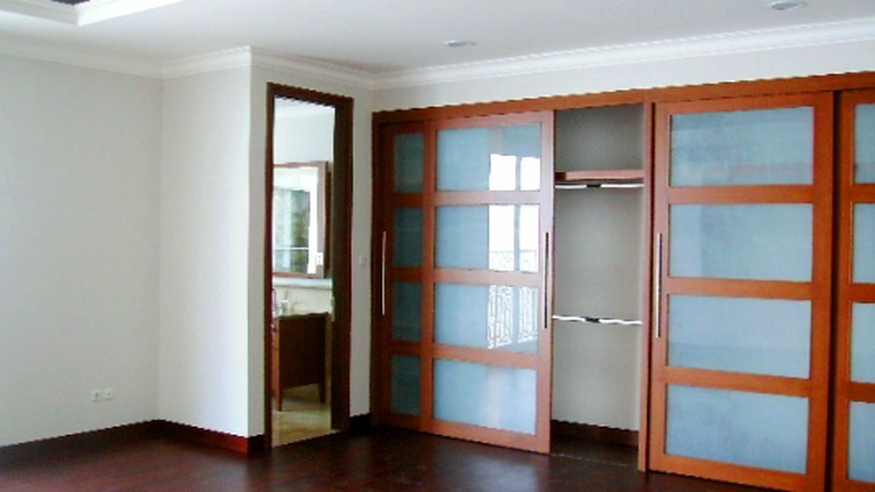 New House...MOdern Style..Close to JIS