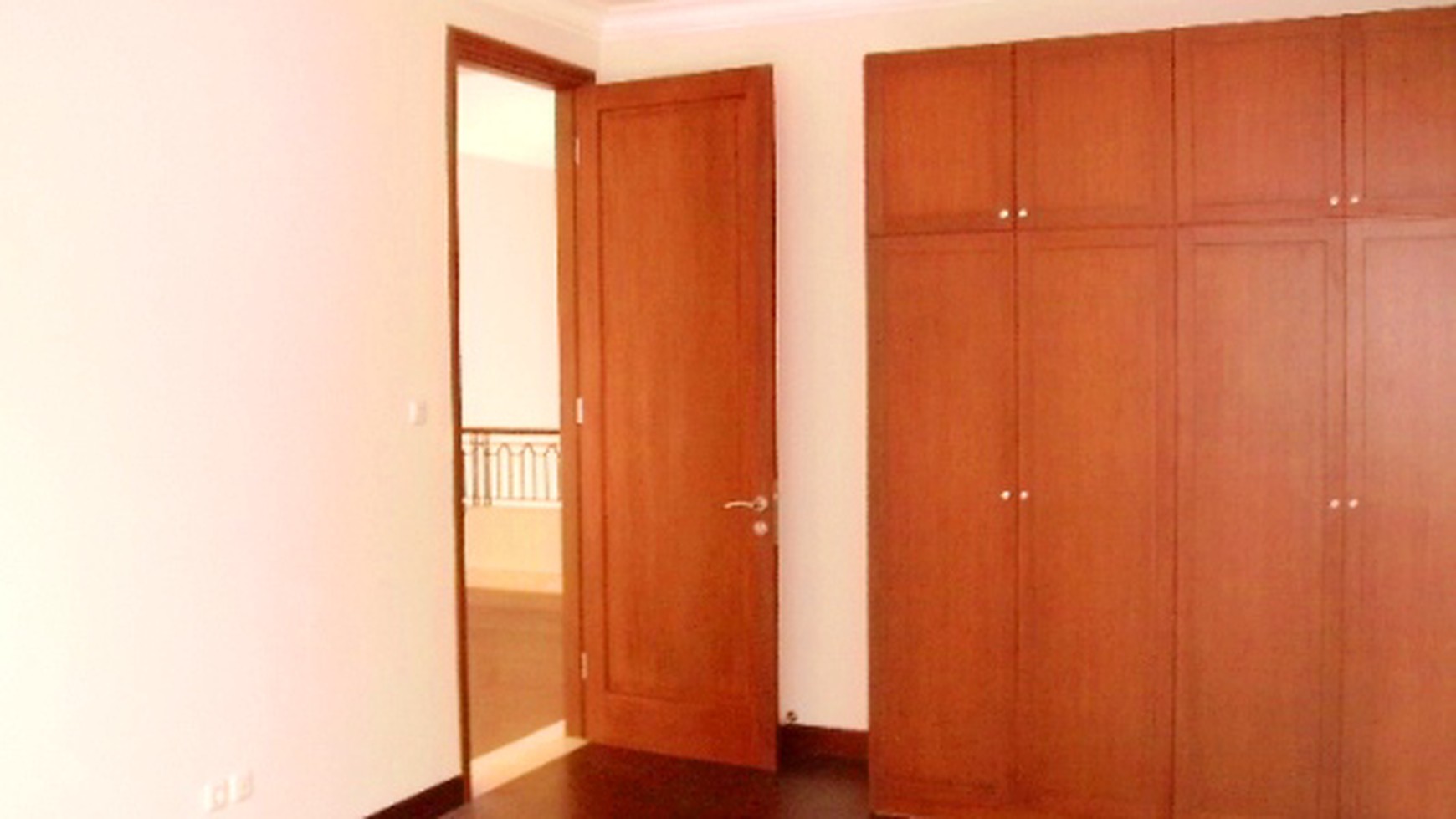 New House...MOdern Style..Close to JIS