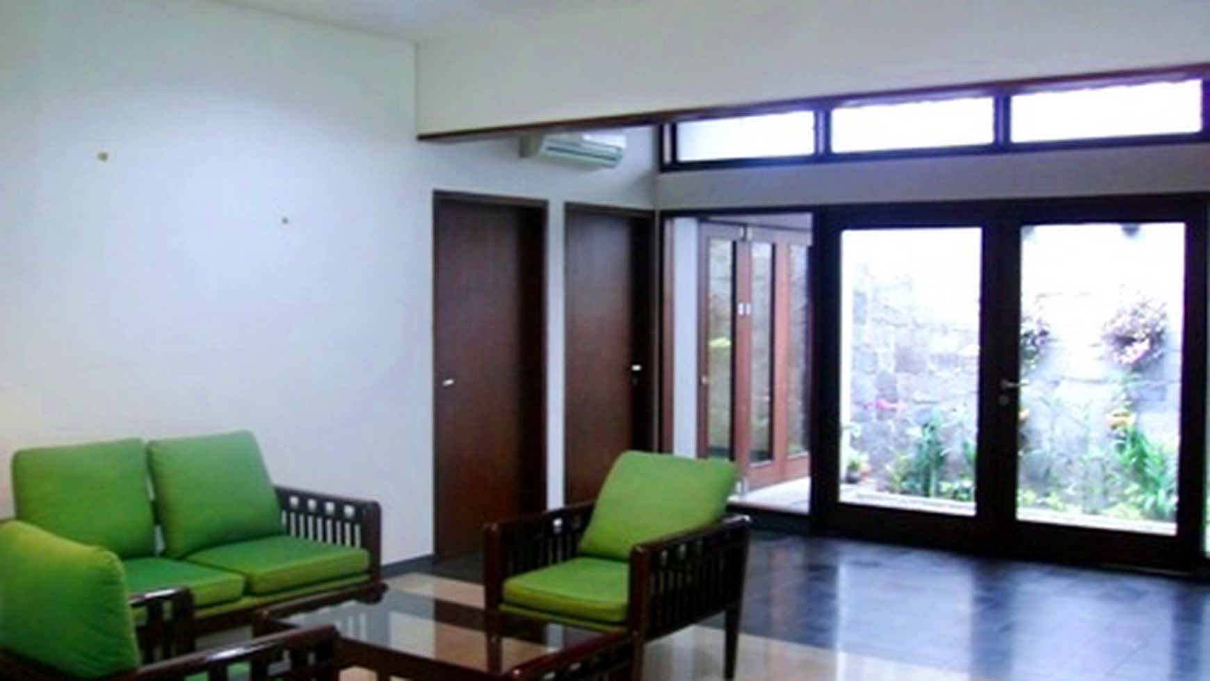 Very Nice House...Nice Garden & Pool...Close to Senayan/Sudirman.