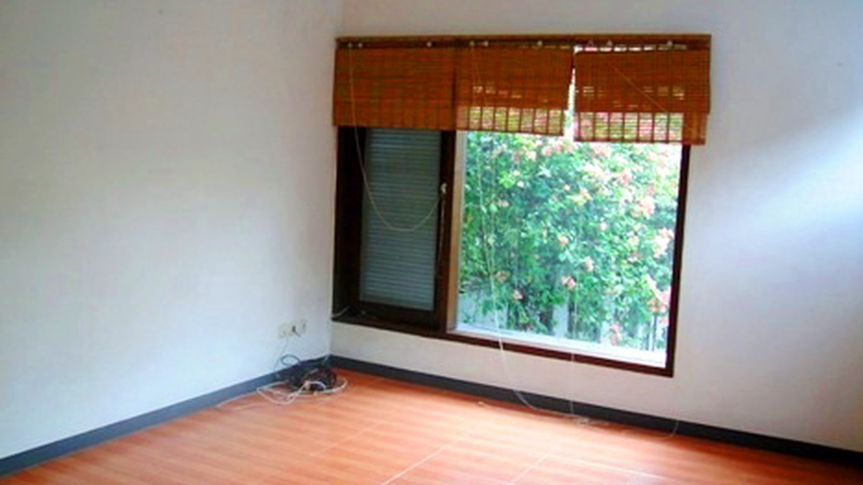 Very Nice House...Nice Garden & Pool...Close to Senayan/Sudirman.