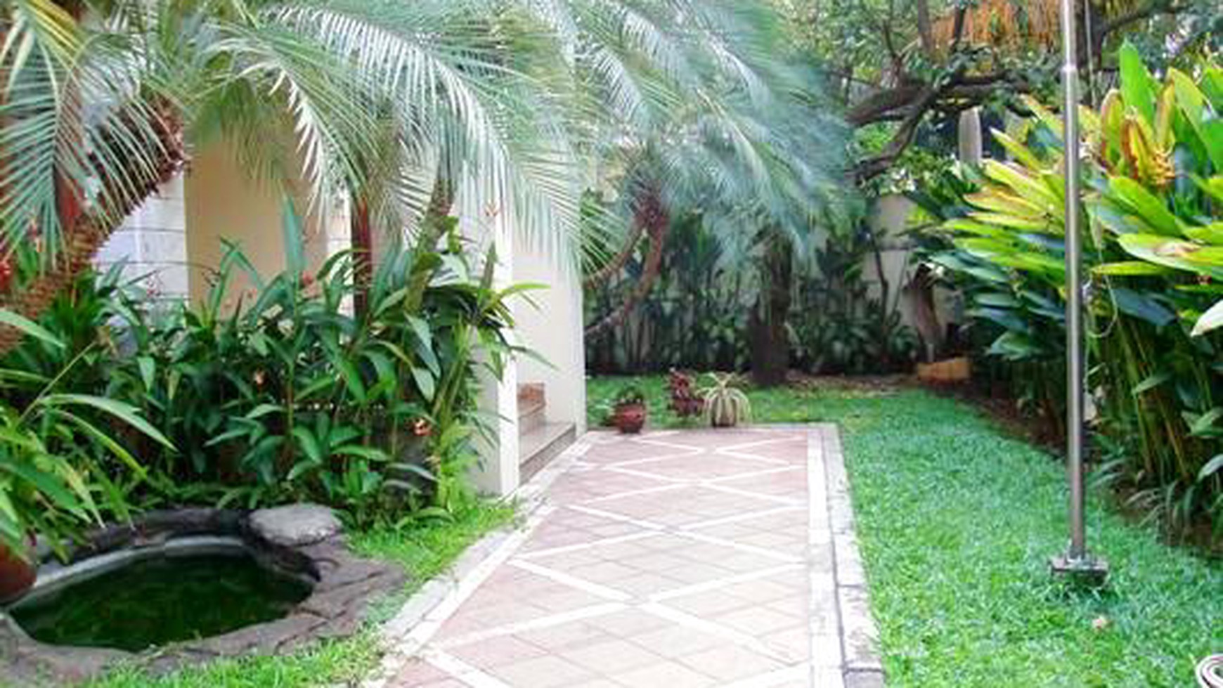 Very Nice House...Classic Style...Park View...Complete Facility....