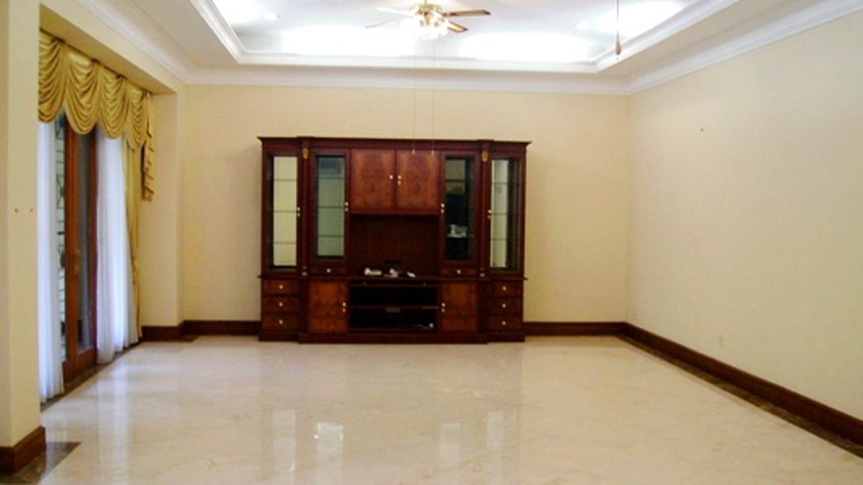 Very Nice House...Classic Style...Park View...Complete Facility....