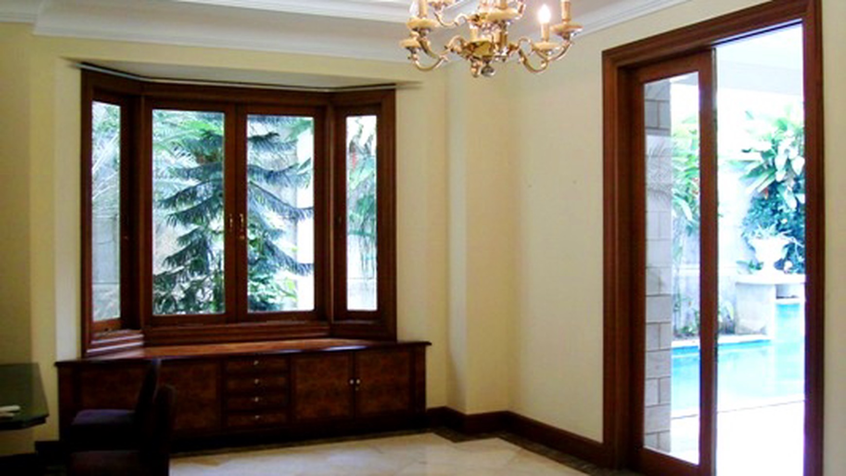 Very Nice House...Classic Style...Park View...Complete Facility....