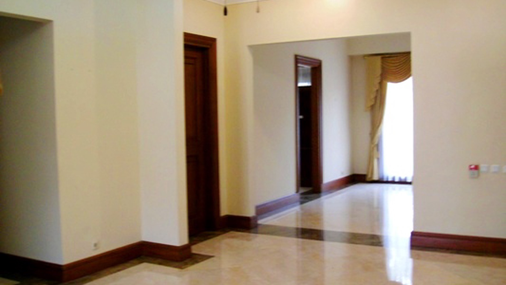 Very Nice House...Classic Style...Park View...Complete Facility....