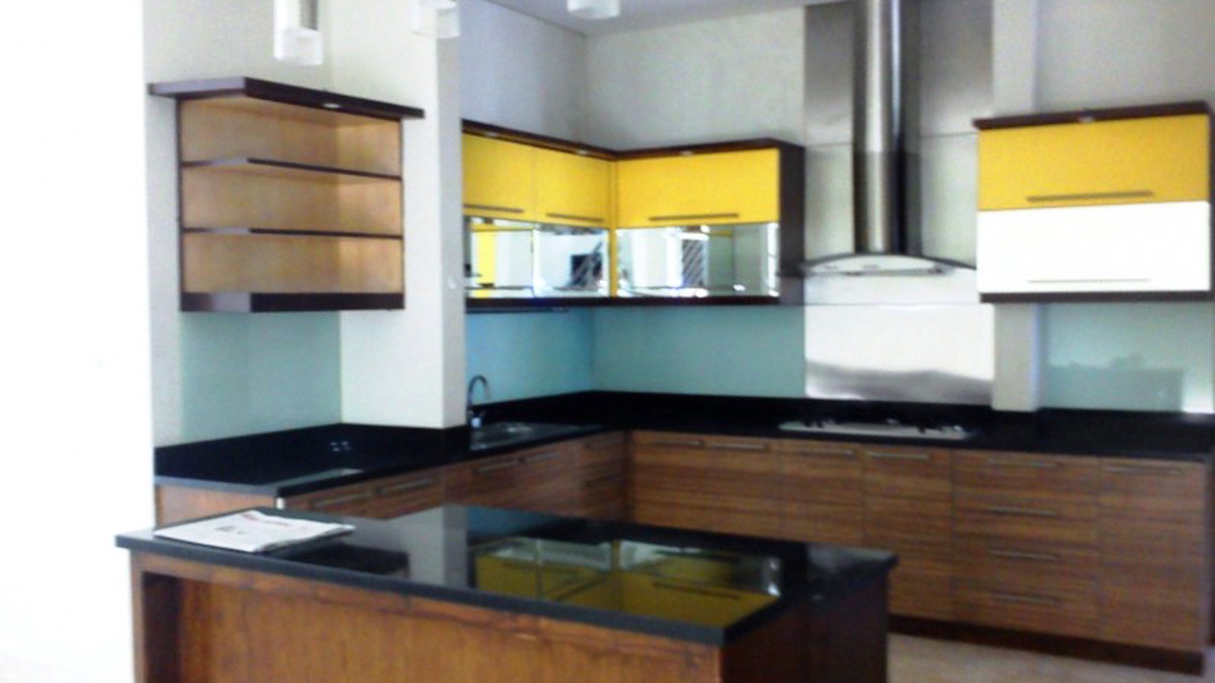 Very Nice House....Modern Style...Nice Garden & Pool... Quiet...Close to JIS..