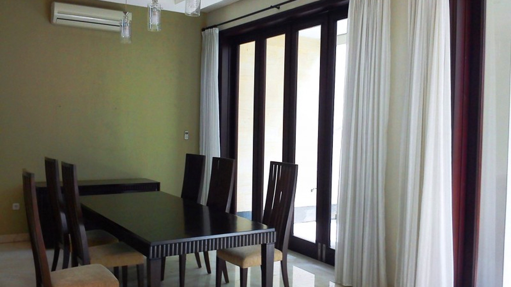 Very Nice House....Modern Style...Nice Garden & Pool... Quiet...Close to JIS..