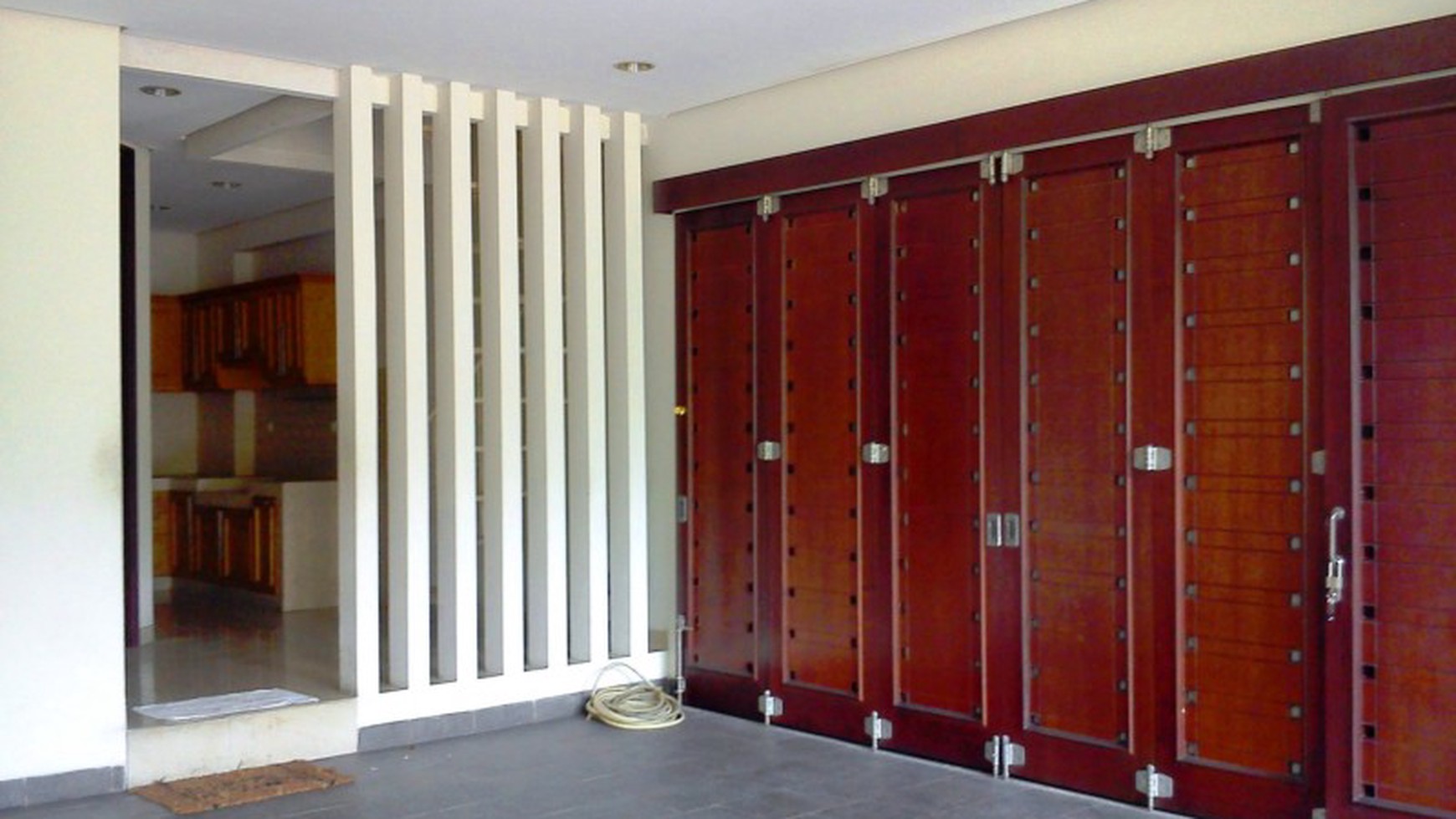 Very Nice House....Modern Style...Nice Garden & Pool... Quiet...Close to JIS..