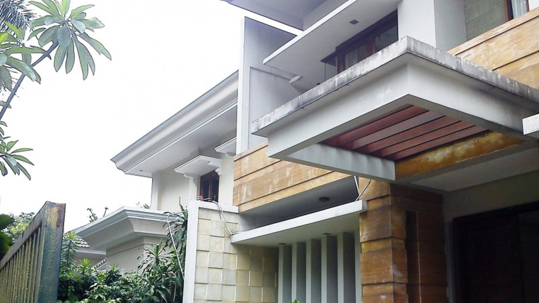 Very Nice House....Modern Style...Nice Garden & Pool... Quiet...Close to JIS..