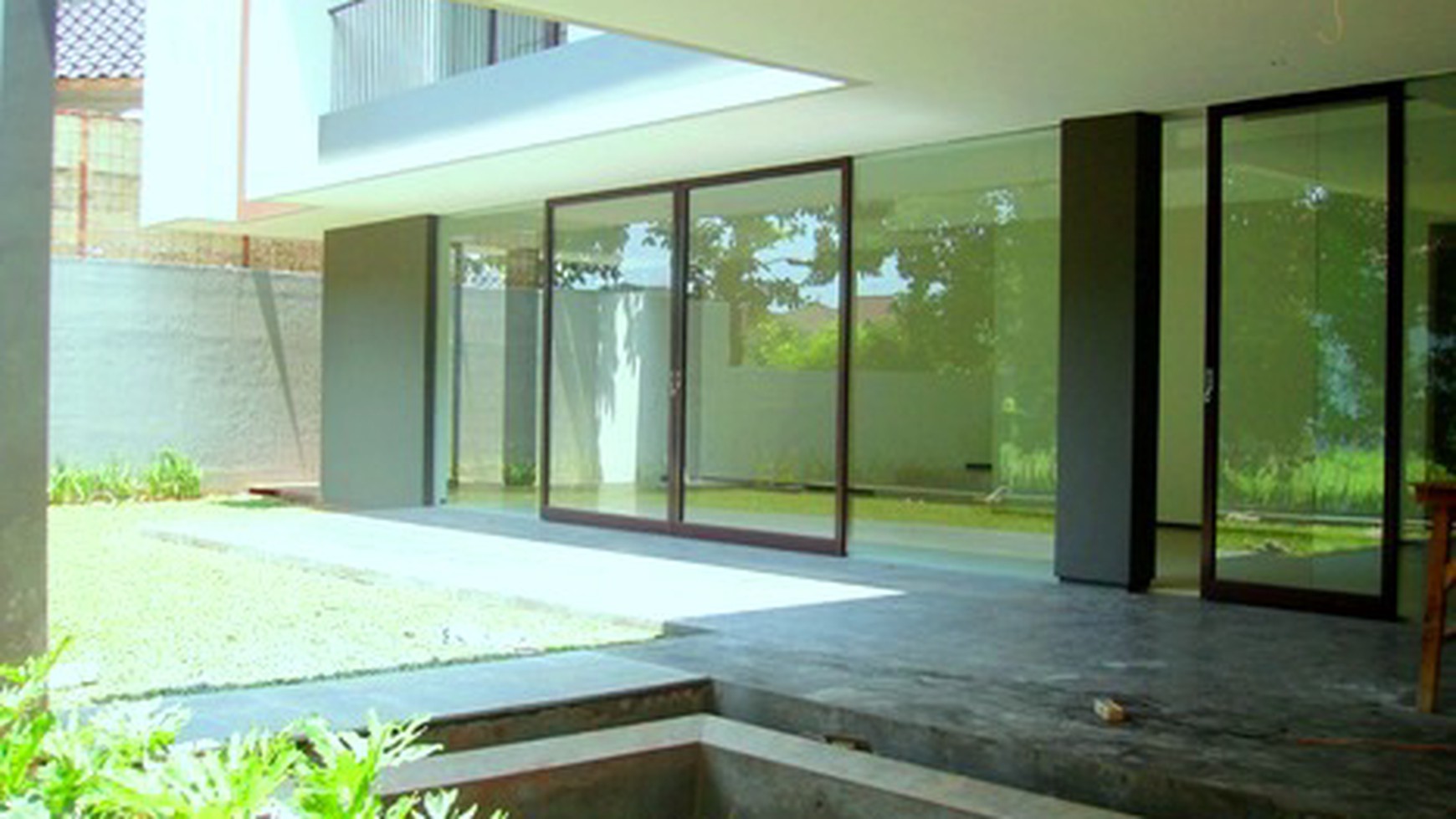 NewHouse...Modern/Minimalist Style... Nice garden & Pool...Park View...