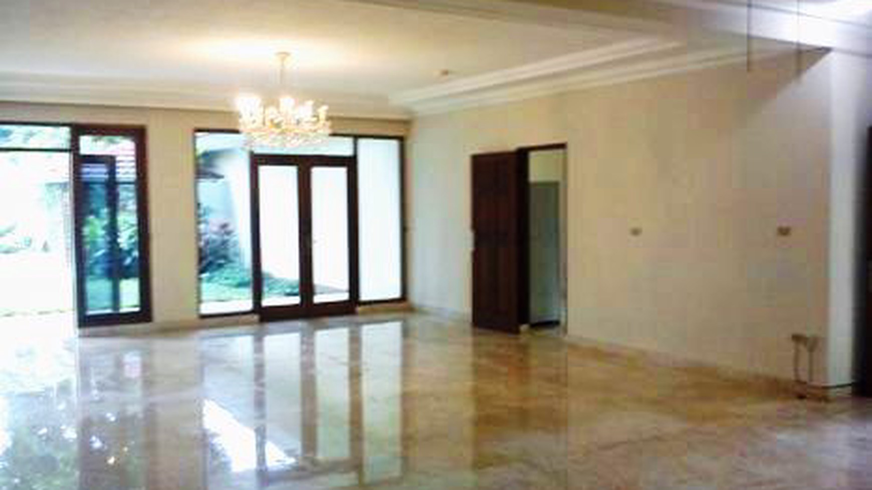 Classic...Big Garden....Big Pool....Quiat..Close to JIS..