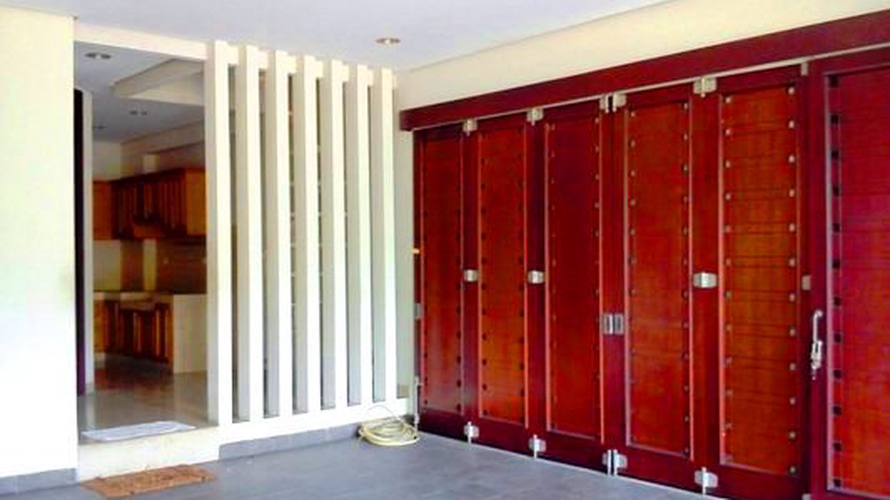 Very Nice House...Modern Style...Close to JIS...Quiet area..Park View.