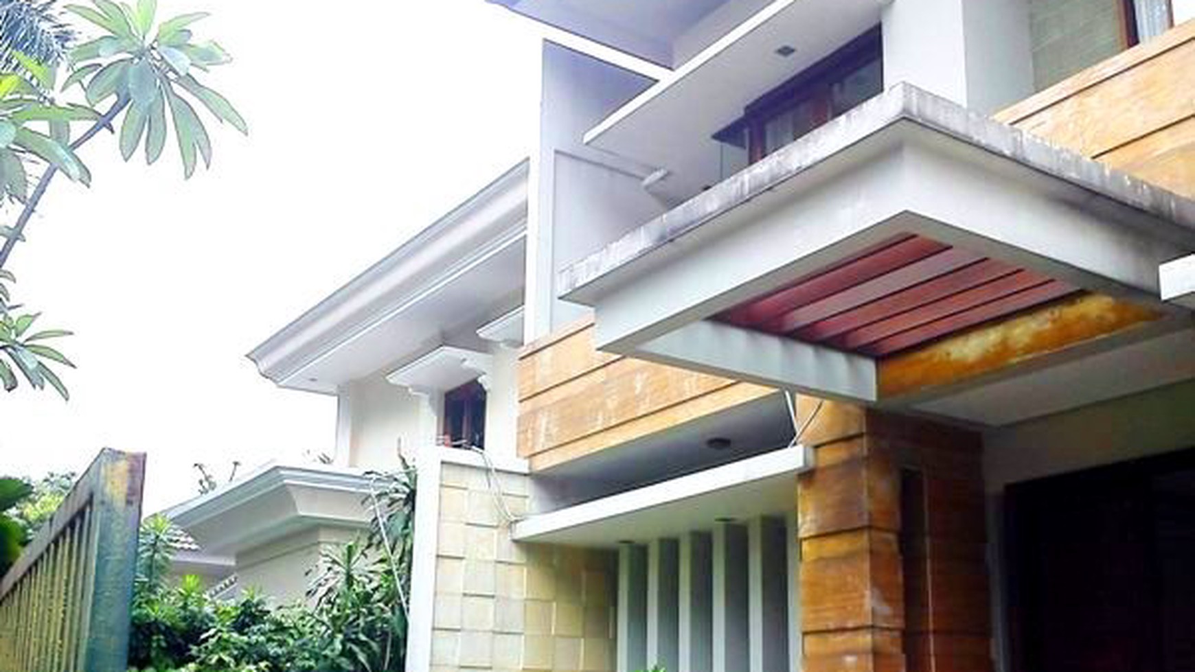 Very Nice House...Modern Style...Close to JIS...Quiet area..Park View.