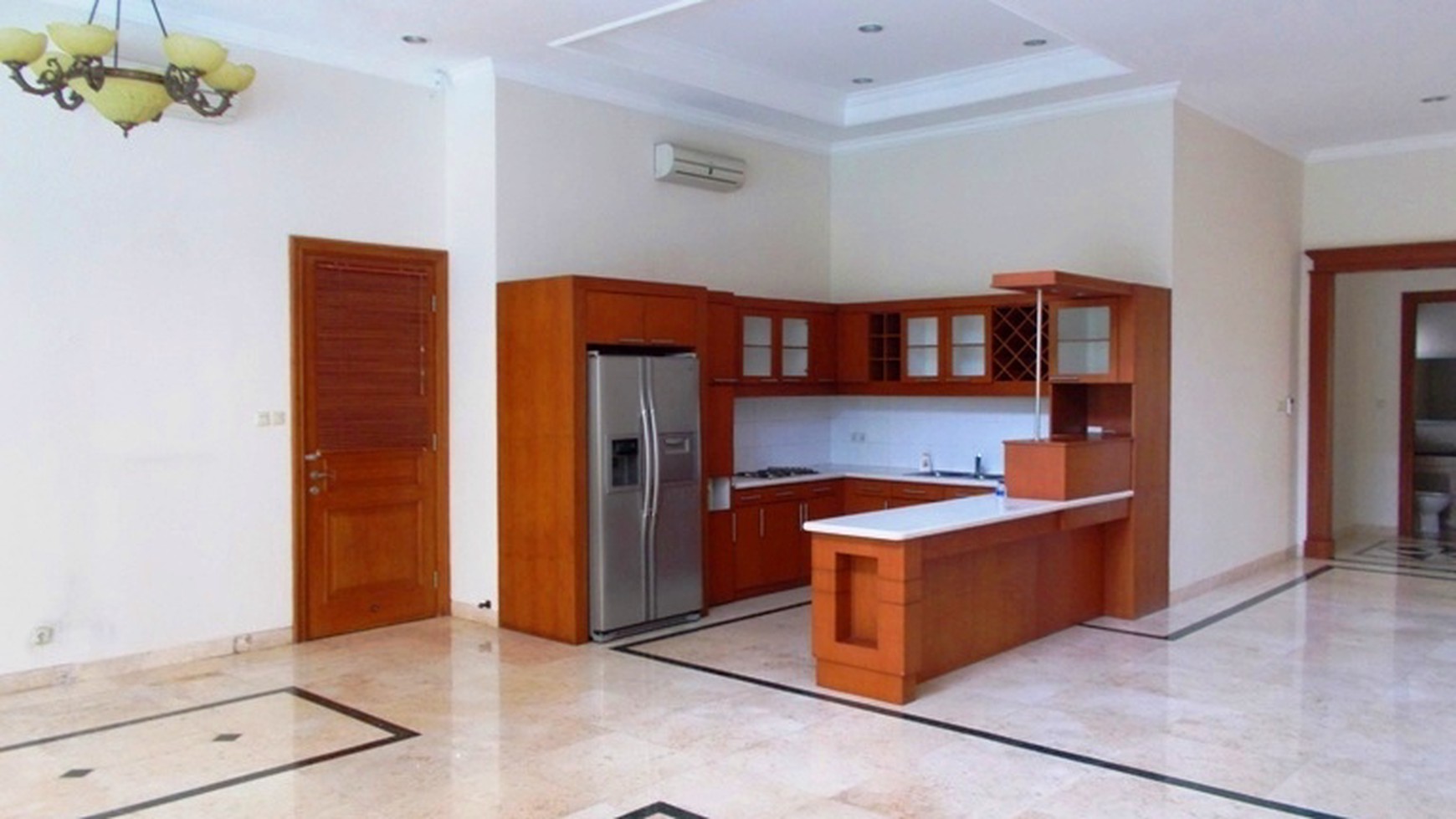 Newly House...Quiet area...Walking Distance to JIS