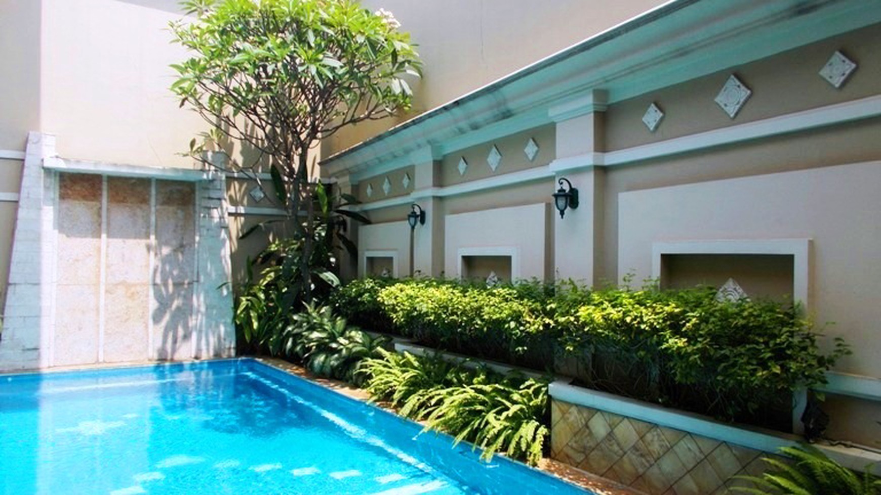 Newly House...Quiet area...Walking Distance to JIS