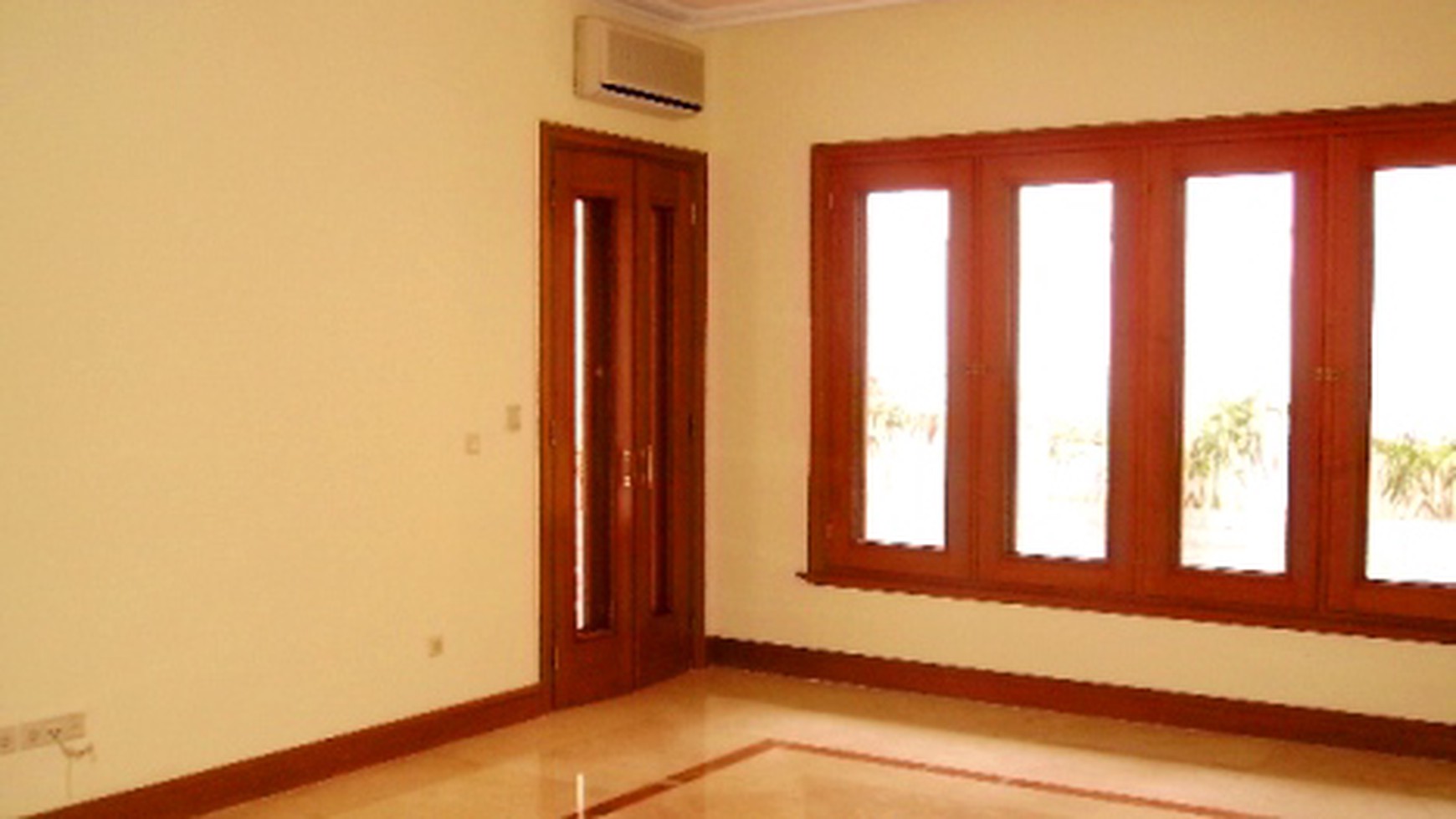 Nice House...Nice View...Quiet & secure area....