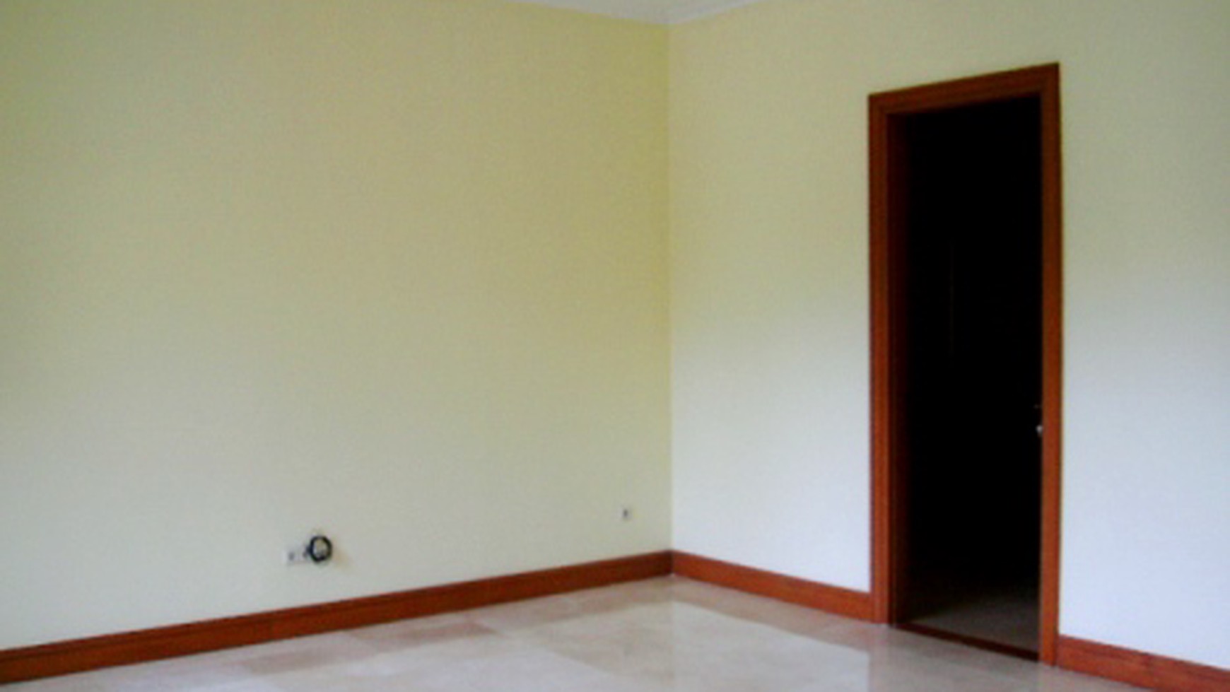 Nice House...Nice View...Quiet & secure area....