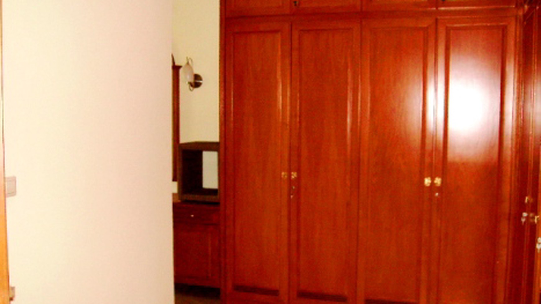 Nice House...Nice View...Quiet & secure area....