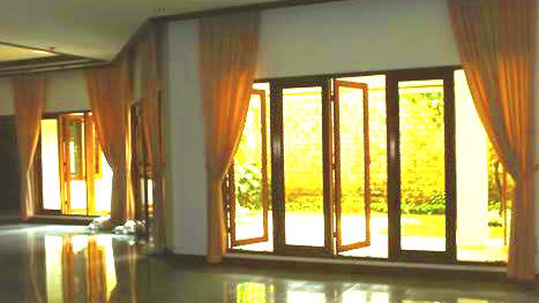 Nice House......Quiet area....Park View...Close to Sudirman & Kemang...