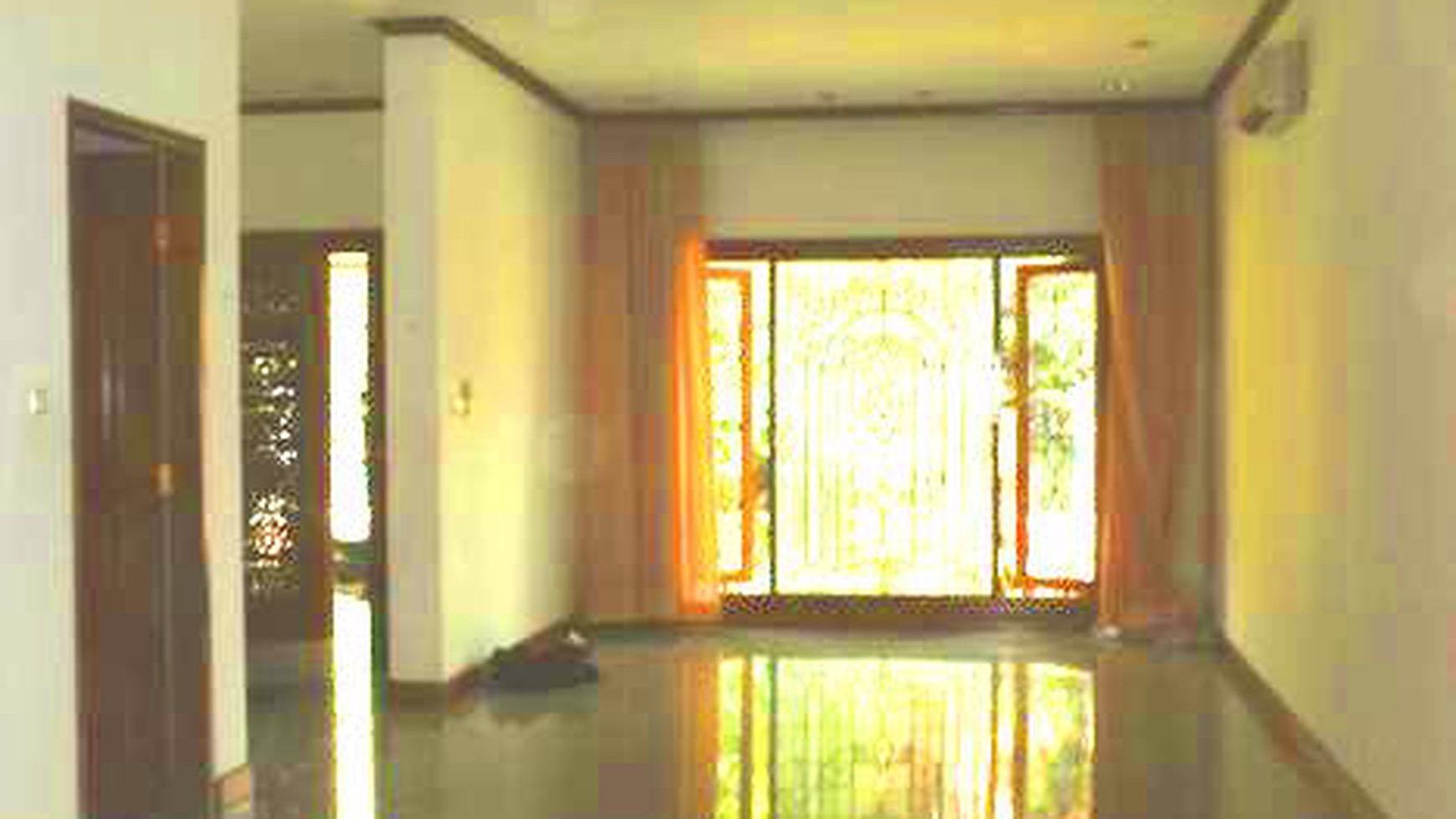 Nice House......Quiet area....Park View...Close to Sudirman & Kemang...