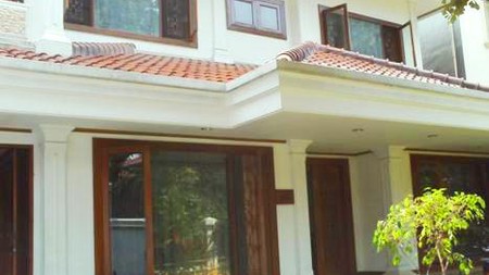 Nice House......Quiet area....Park View...Close to Sudirman & Kemang...