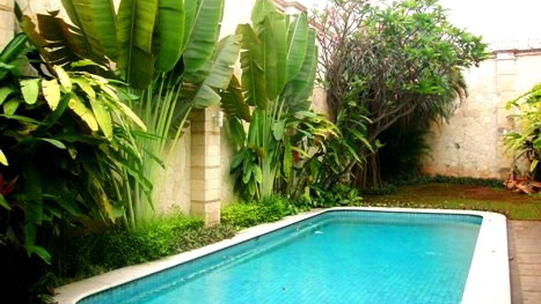 Very Nice...Classics..Quiet & secure area...Park View...