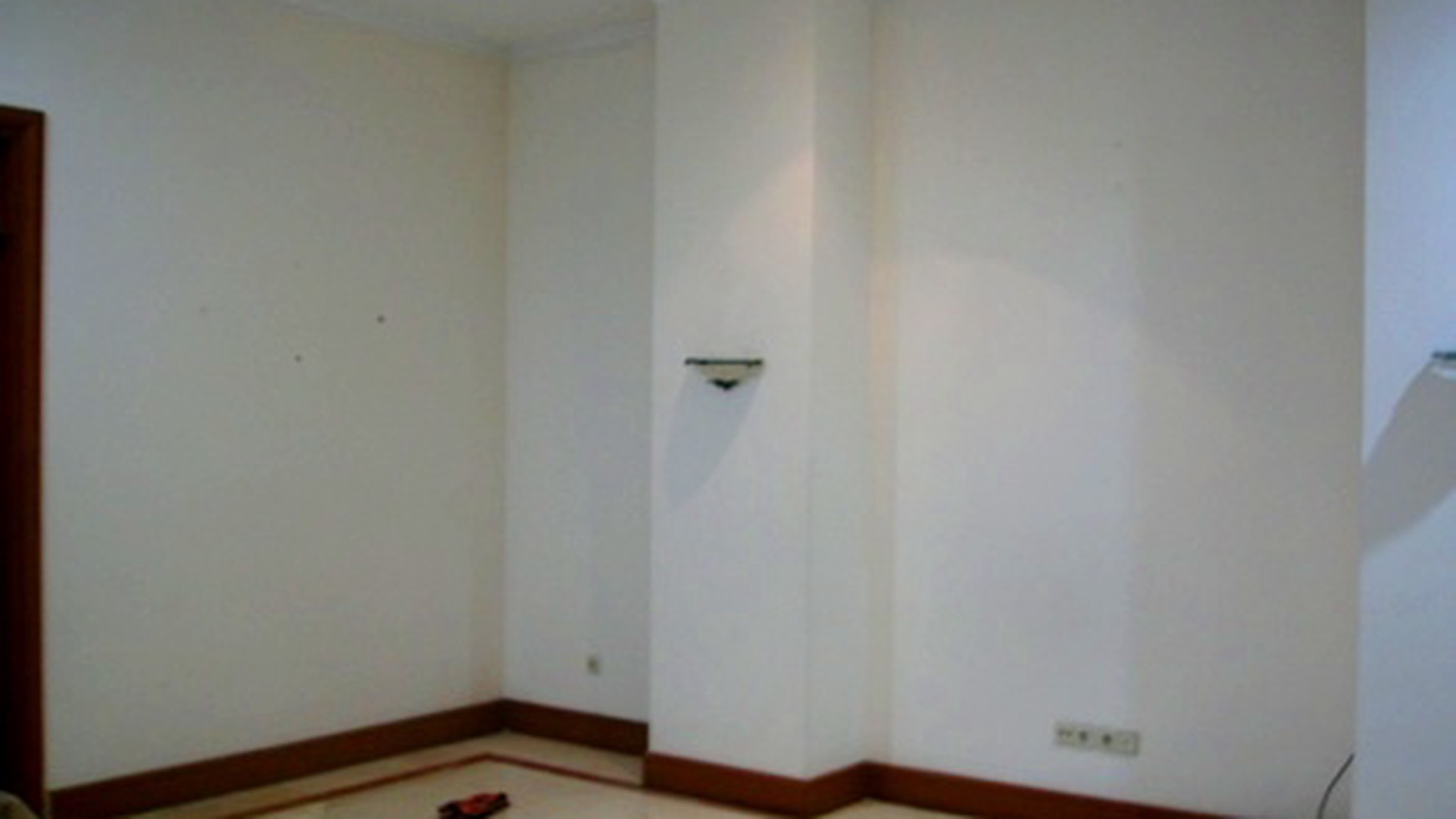 Nice House....Nice Poo..l..Nice Garden....Nice area...