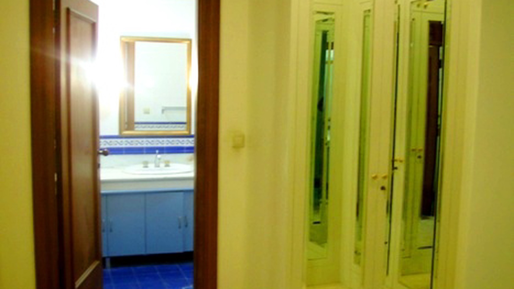 Nice House....Nice Poo..l..Nice Garden....Nice area...