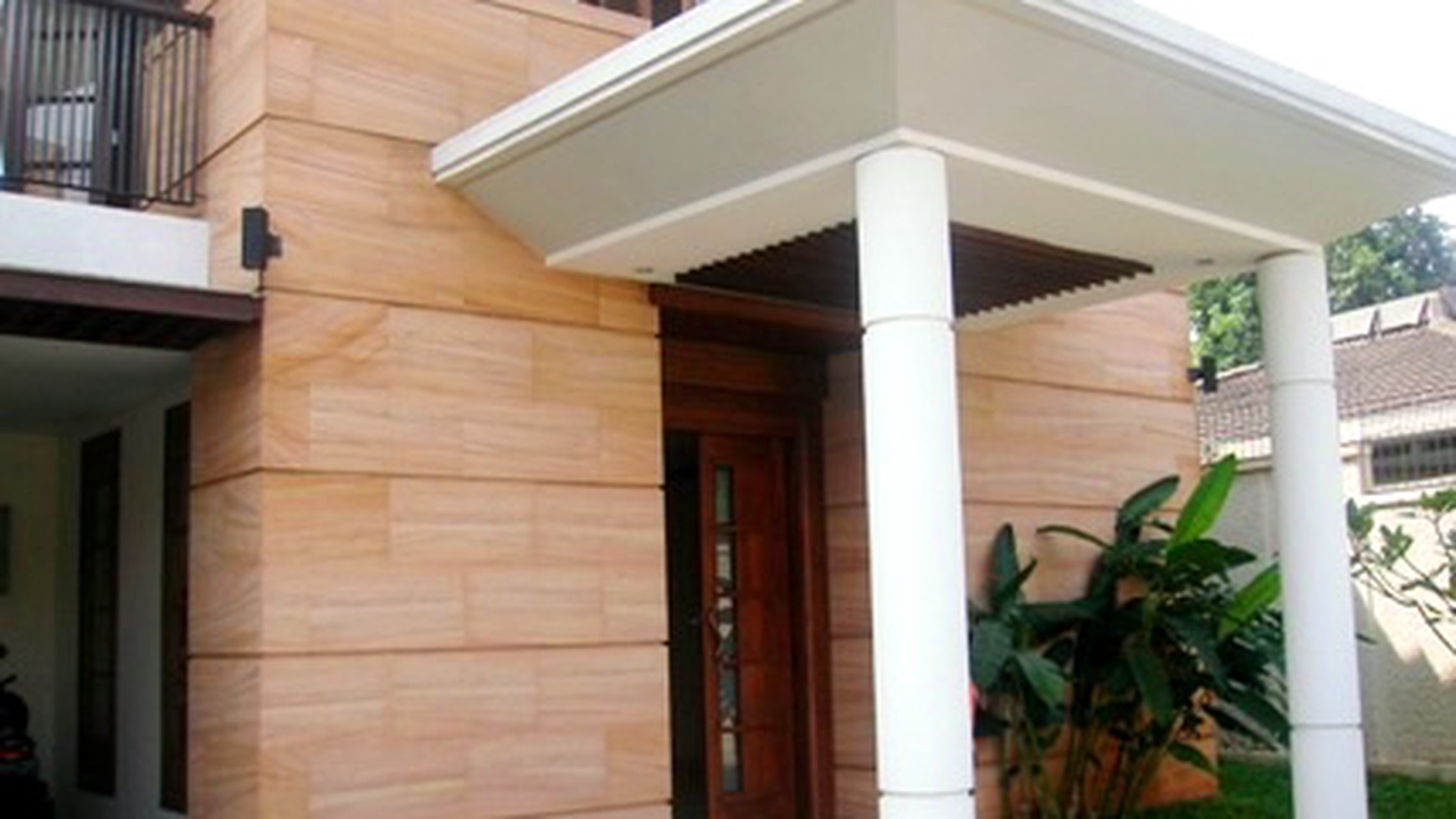 Nice house..Nice Garden...Nice area..Nice Price...