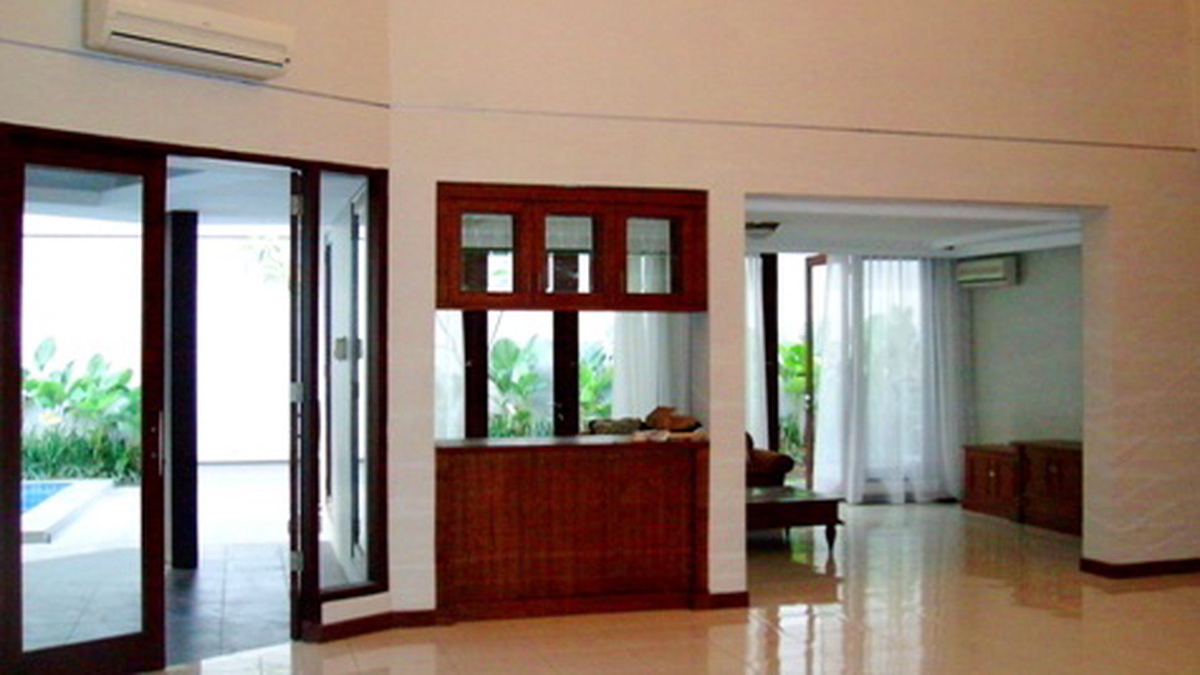 Nice House in a Complex... Quiet area...Nice Garden & Pool...