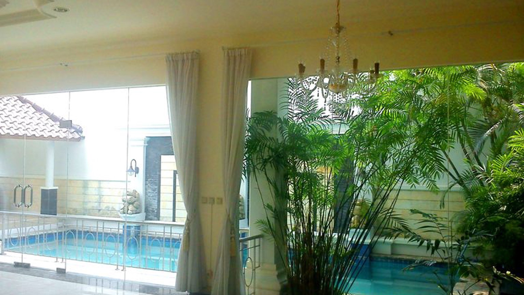 Nice House....Nice Garden & Pool..Very Quiet area...