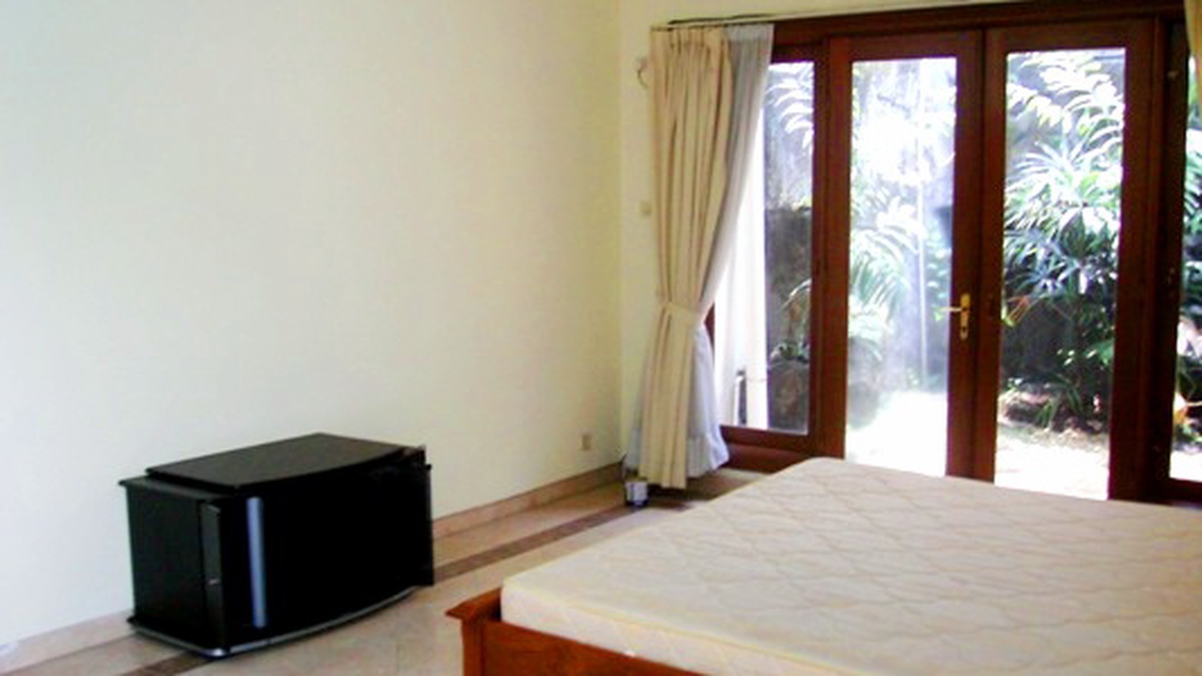 Nice Garden & Pool...Quiet area....Close to International School....